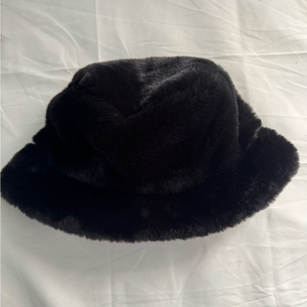 Elegant Black Faux Fur Bucket Hat